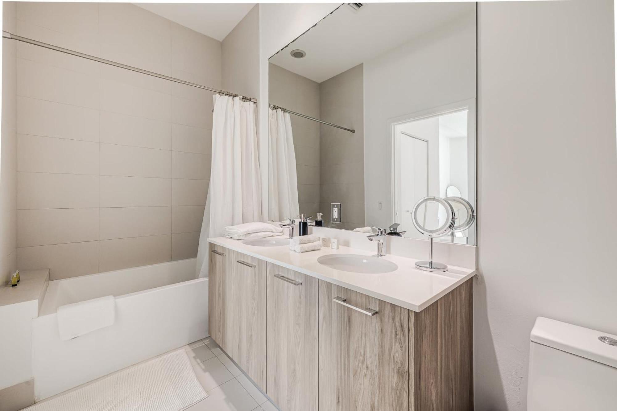 Unique High-Rise Condo In Miami Ngoại thất bức ảnh